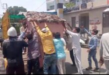 हटाए गये चाट चटौनी के ठेले और टपरे.