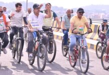 विधायक निकले साइकिल पर