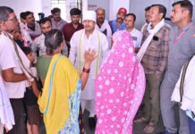 विधायक को मिले टूटे हुए नल.