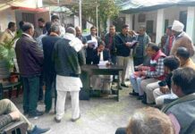 सागर : खुले में लगा सांसद संवाद केन्द्र