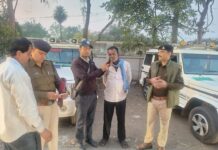 एक बस को किया गया जब्त