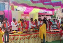 आराध्य देव के जन्मोत्सव पर निकली शोभायात्रा