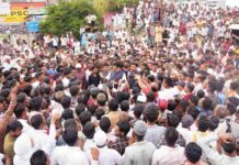 मंत्री जी के आश्वासन के बाद खुला चक्काजाम